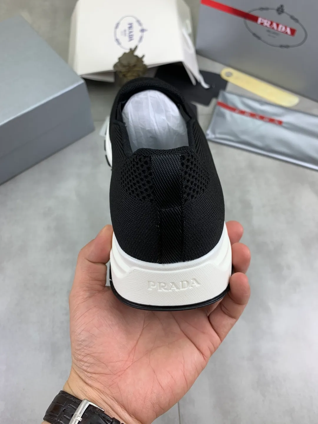 Men's shoes 💰P560💰[New model] Flying weave series (summer must-have) is now available on the official website, 🆘 Trendy brand (Prada) mainly promotes popular models, avant-garde and versatile fashionable men's shoes, private version molding, cowhide surface splicing 1:1.. Simple fashion, original imported cowhide lining and cowhide feet; the atmosphere and personality are more fashionable, eye-catching and pursuing class. It will subvert the old idea and be a must-have for fashion trendsetters with you! Must keep it for yourself! High-end comfort and low-end, high-end quality workmanship. Size: 38-45 6️⃣colors available.